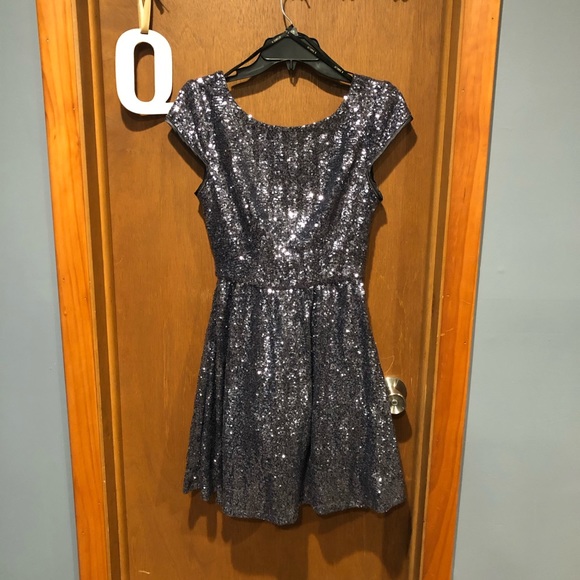SOLD💵Bee Darlin cocktail dress - Picture 2 of 6